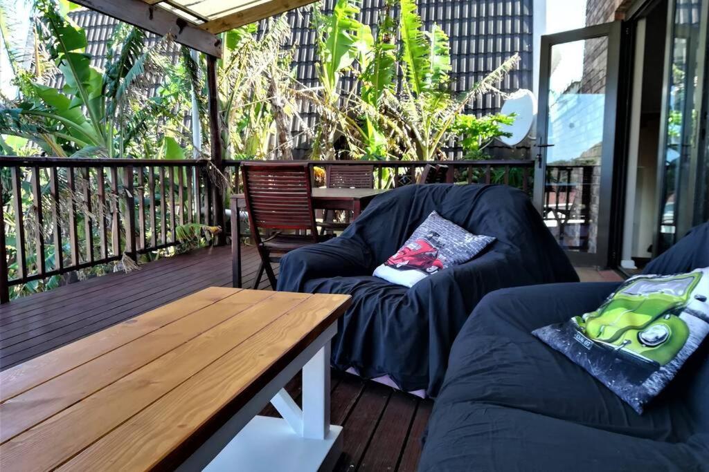2 Bedroom Guest Suite At A-Frame Glengariff Beach Glen Eden 외부 사진